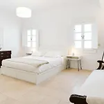 Casa de Férias 3-room, 3-bath Family With Massive Pool, Location, Seconds From Cliff! *