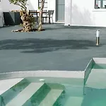 3-room, 3-bath Family With Massive Pool, Location, Seconds From Cliff! Casa de Férias