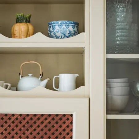 3-room, 3-bath With Massive Pool, Location, Seconds From Cliff! 度假居 *