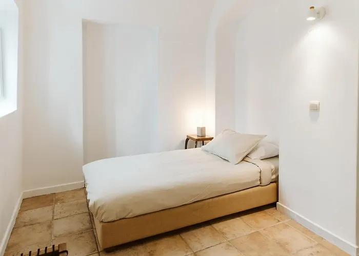 Casa de Férias 3-room, 3-bath Family With Massive Pool, Location, Seconds From Cliff!