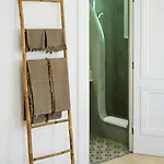 3-room, 3-bath Family With Massive Pool, Location, Seconds From Cliff! Дом отдыха Имеровигли