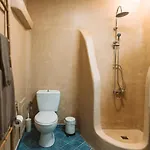 3-room, 3-bath Family With Massive Pool, Location, Seconds From Cliff!