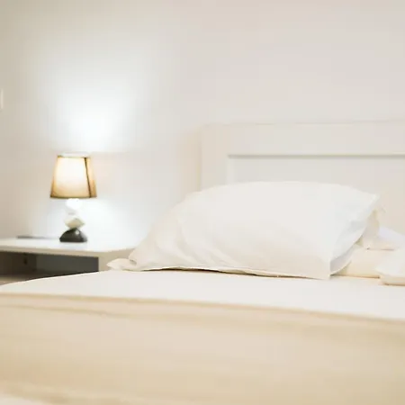 Tatil Evi 3-room, 3-bath With Massive Pool, Location, Seconds From Cliff! *