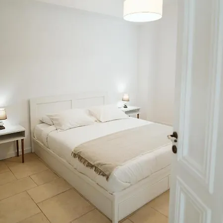 3-room Family With Massive Pool, Location, Seconds From Cliff! * Imerovigli (Santorini)