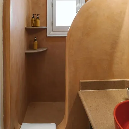 Σπίτι διακοπών 3-room, 3-bath With Massive Pool, Location, Seconds From Cliff!