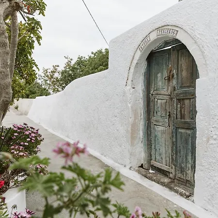 3-room Family With Massive Pool, Location, Seconds From Cliff! *
