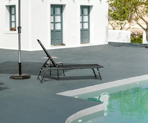 3-room, 3-bath Family With Massive Pool, Location, Seconds From Cliff! בית נופש