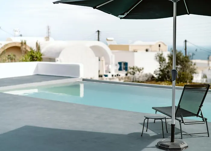 3-room, 3-bath With Massive Pool, Location, Seconds From Cliff! Tatil Evi *