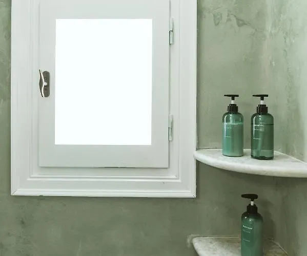 3-room, 3-bath Family With Massive Pool, Location, Seconds From Cliff! בית נופש אימרוביגלי