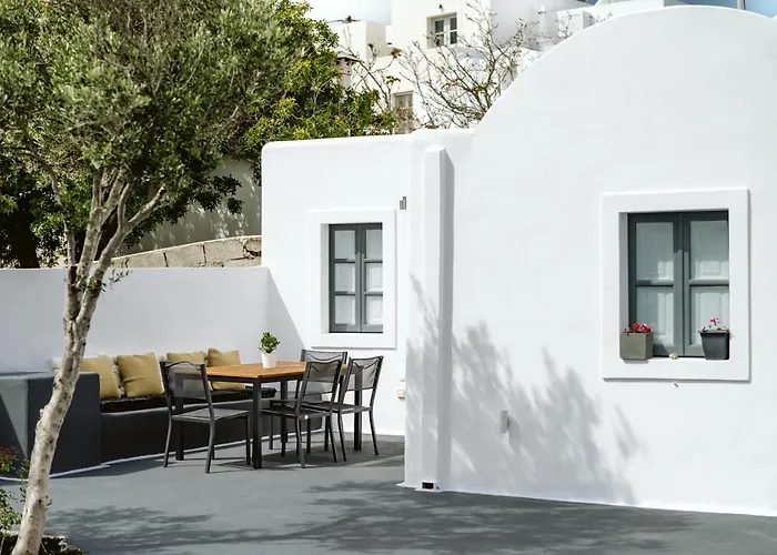 3-room, 3-bath With Massive Pool, Location, Seconds From Cliff! Tatil Evi