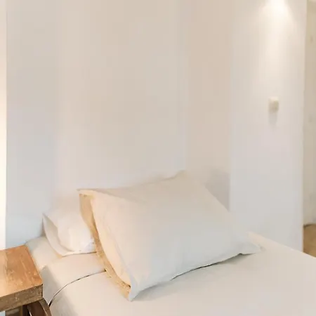 Vakantiehuis 3-room, 3-bath With Massive Pool, Location, Seconds From Cliff! Imerovígli