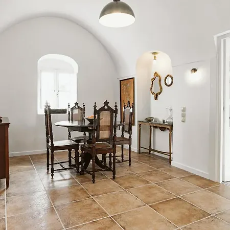 Vakantiehuis 3-room, 3-bath With Massive Pool, Location, Seconds From Cliff! *