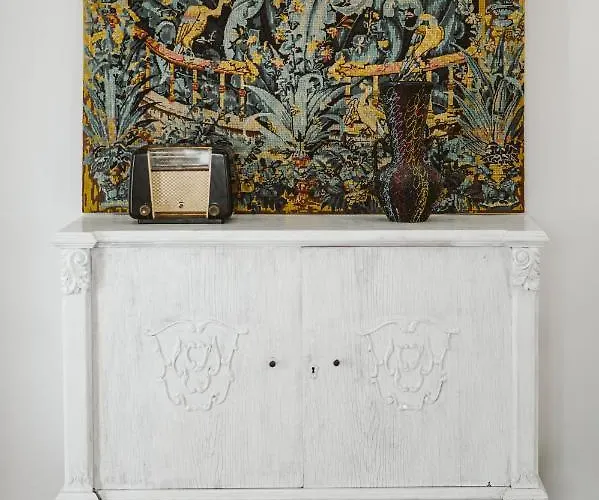 3-room, 3-bath With Massive Pool, Location, Seconds From Cliff! 펜션